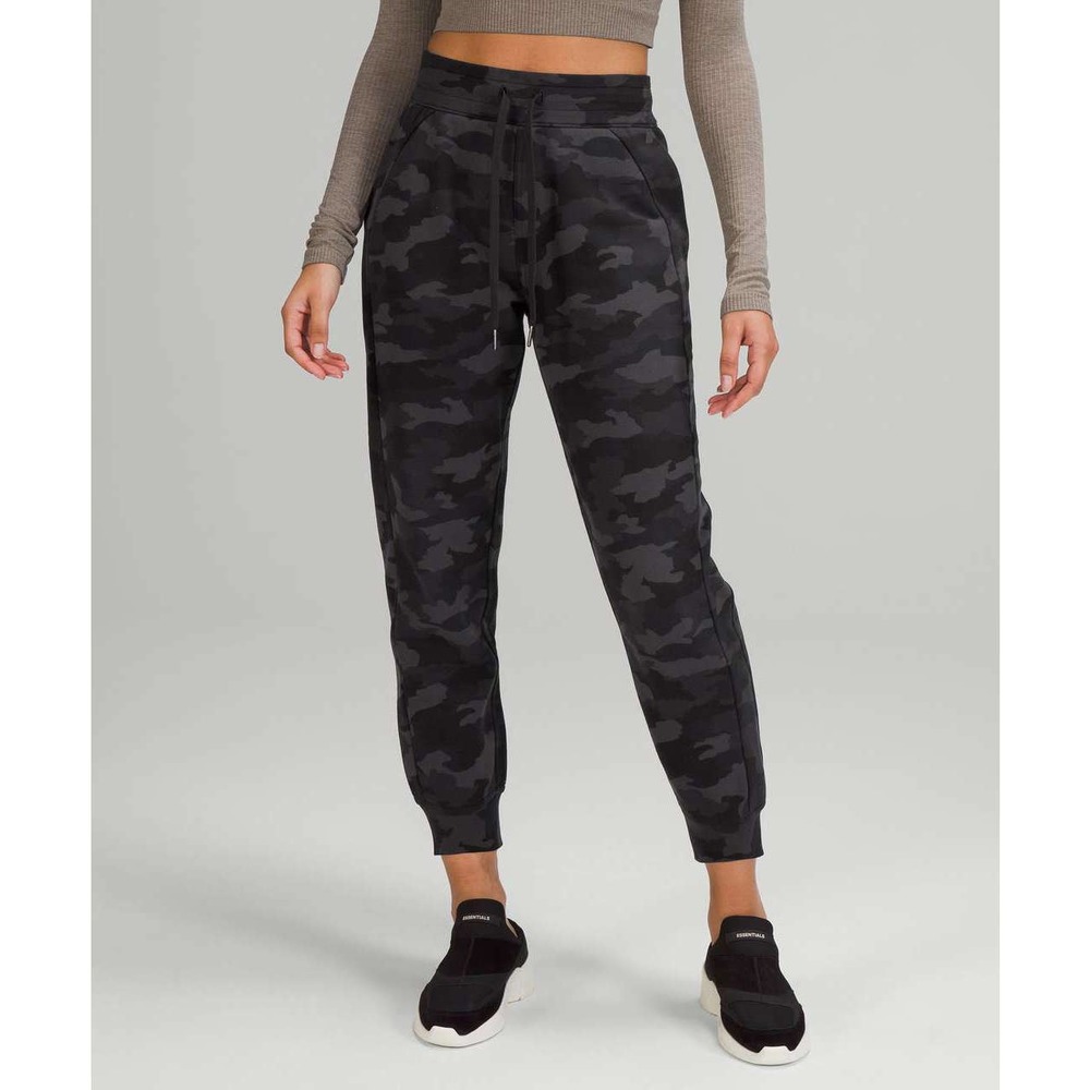 Lululemon Scuba High Rise Jogger 7/8 Length 365 Camo Deep Coal Size 4